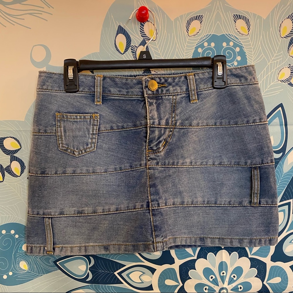 Size 11 Tommy Hilfiger denim mini skirt